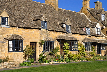 Cottages, High Street, Broadway, Worcestershire, The Cotswolds, England, United Kingdom, Europe