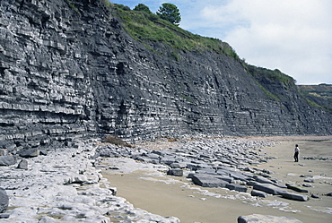 Sedimentary rocks, blue lias, shale-limestone sequences, Lyme Regis, Jurassic coast, UNESCO World Heritage Site, Dorset, England, United Kingdom, Europe