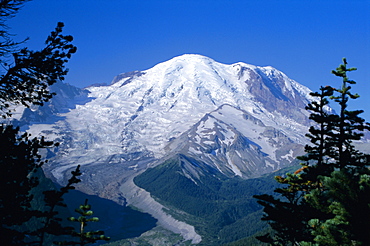 Mount Rainier, volcanic peak, and Emmons Glacier from summit icefield, Cascade Mountains, Washington State, United States of America (U.S.A.), North America