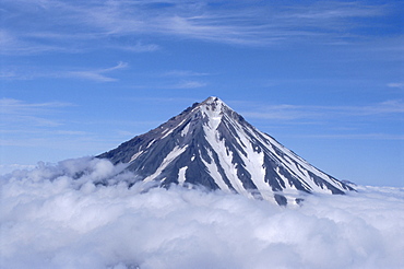 Koryaksky volcano, 3456m high, conical andesite volcano, Kamchatka, East Siberia, Russia