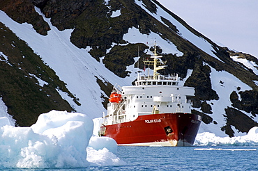 Ice-breaker tour ship, Krossfjorden icebergs, Spitsbergen, Svalbard, Norway, Scandinavia, Europe