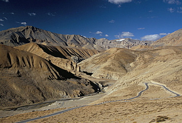 Crossing the Zanskar mountains near Pang, 4600m altitude, Leh-Manali highway, Ladakh, India, Asia