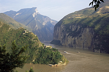 Upstream end seen from Fengjie, Qutang Gorge, Three Gorges, Yangtze River, China, Asia