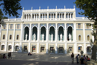 Nizami Museum, with statues of Azeri writers on front of Literature Museum, Fountains Square, Baku, Azerbaijan, Central Asia, Asia