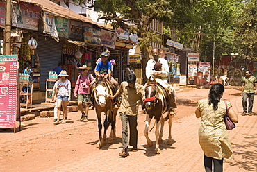 The road-less hill resort of Matheran on a plateau in the Western Ghats, Matheran, Maharashtra, India, Asia