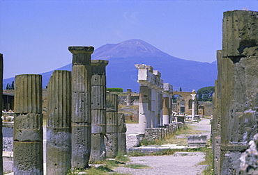 Mount Vesuvius seen from the ruins of Pompeii, buried in the ash flow of the eruption of AD 79, Columbus basalt lava marble and brick, Pompeii, UNESCO World Heritage site, Campania, Italy, Europe