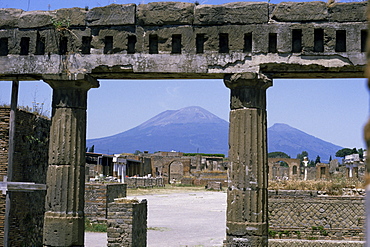 Versuvius Volcano seen from Pompeii, buried in AD79 eruption, Renovated stonework of a building on the edge of the Roman Forum, Pompeii, UNESCO World Heritage Site, Campania, Italy, Europe