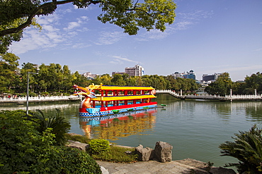 Banyan Lake, Guilin, Guangxi, China, Asia 