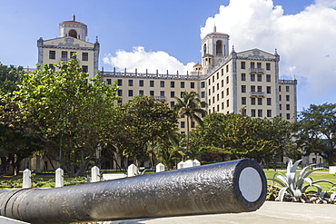 Hotel Nacional and cannon, Havana, Cuba, West Indies, Caribbean, Central America