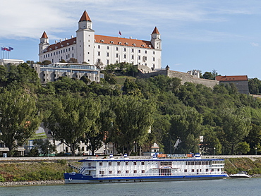 Castle and River Danube, Bratislava, Slovakia, Europe