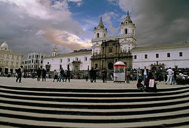 Monasterio de San Francisco, with glow of volcanic ash in sky, Plaza de San Francisco, Old town, Quito, UNESCO World Heritage Site, Ecuador, South America