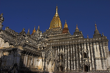 Ananda Pahto (Temple) built around 1105 by King Kyanzittha, old Bagan (Pagan), Myanmar (Burma), Asia