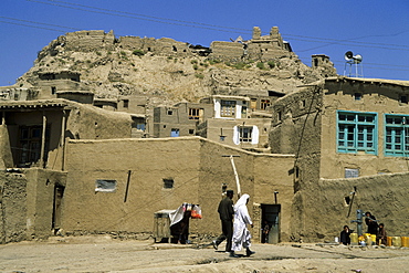 Houses within the old city walls below the Citadel, rebuilt since its destruction in the First Anglo Afghan war as used as a military garrison, Ghazni, Afghanistan, Asia