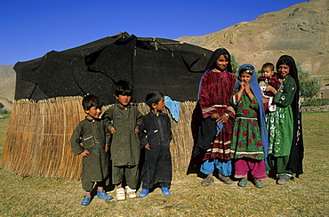 Children of the semi-nomadic Aimaq people in front of summer yurts, Pal-Kotal-i-Guk, between Chakhcharan and Djam, Afghanistan, Asia