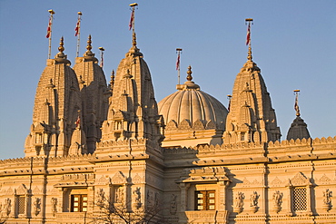 Shri Swaminarayan Mandir Temple, the largest Hindu temple outside India, winner of UK Pride of Place award 2007, Neasden, London, England, United Kingdom, Europe