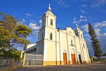 Cathedral, Park Central, Esteli, Nicaragua, Central America