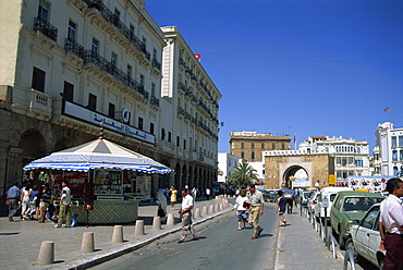 The Avenue Bourguiba and the Place De La Victoire End, Tunis, Tunisia, North Africa, Africa