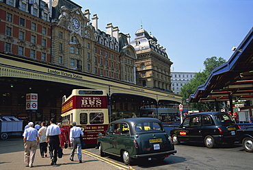 Victoria Rail Station, London, England, United Kingdom, Europe