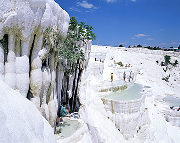 Tourists on terraces, Pamukkale, UNESCO World Heritage Site, Anatolia, Turkey, Asia Minor, Eurasia