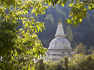 Chendebji Chorten between Wangdue Phodrang and Trongsa, Bhutan, Asia