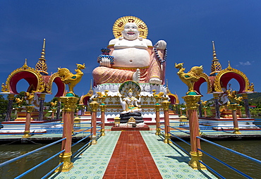 Giant Buddha image at Wat Plai Laem on the North East coast of Koh Samui, Thailand, Southeast Asia, Asia