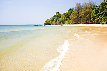 White sand and shallow sea, Tubkaak Beach, near Krabi Town, Krabi, Thailand, Southeast Asia, Asia