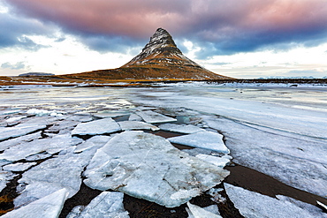 Kirkjufell (Church Mountain) in winter, near Grundafjordur, Snaefellsnes Peninsula, Iceland, Polar Regions