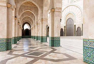 Arches and columns, part of the Hassan II Mosque (Grande Mosquee Hassan II), Casablanca, Morocco, North Africa, Africa