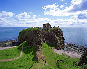 Dunnottar Castle, near Stonehaven, Highlands, Scotland, United Kingdom, Europe