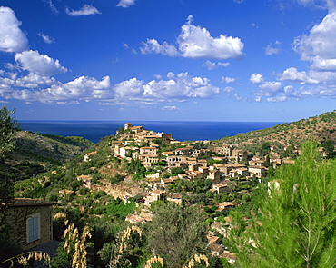 Village of Deya, Mallorca, Balearic Islands, Spain, Mediterranean, Europe