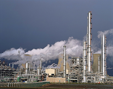 A petro-chemical plant at Runcorn, Cheshire, England, United Kingdom, Europe