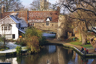 Fishermen on a frosty morning, Pull Ferry, Norwich, Norfolk, England, United Kingdom, Europe