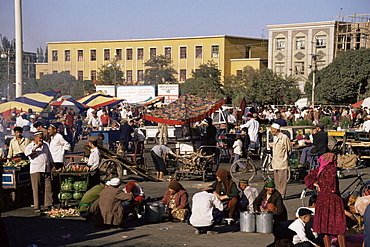 Night market, Id Kah Square, Kashgar (Kashi), Chinese Turkestan, China, Asia