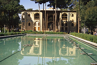 Safavid garden palace of Hasht Behesht (the Eight Paradises), Isfahan, Iran, Middle East