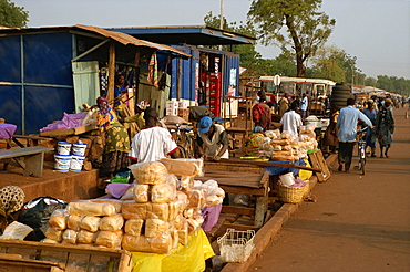 Market in Tamale, capital of the northern region, Ghana, West Africa, Africa