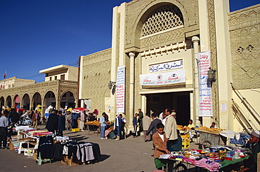 Entrance to market, Place Ibn Chabbat, Tozeur, Tunisia, North Africa, Africa