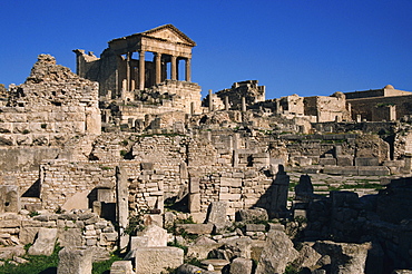 Roman ruins, The Capitol, Dougga, UNESCO World Heritage Site, Tunisia, North Africa, Africa