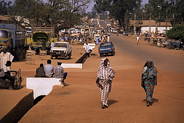 Street scene in centre of town, Garowa, Cameroon, Africa