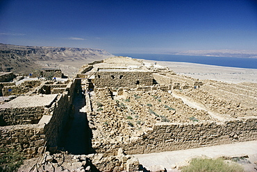 View north to ruins of Northern palace from store rooms lookout, Masada, Masada National Park, UNESCO World Heritage Site, Dead Sea, Israel, Middle East