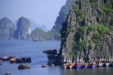 Ha Long (Ha-Long) Bay, UNESCO World Heritage Site, Vietnam, Indochina, Southeast Asia, Asia