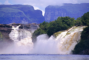 Canaima Lagoon and falls, Canaima National Park, Venezuela, South America