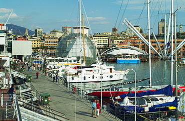 Italy, Liguria, Genoa, view of  port  and Bigo (viewing platform lift)