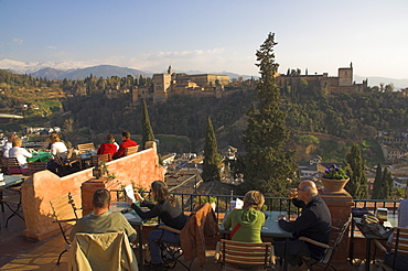 Looking across to the Alhambra, UNESCO World Heritage Site, Granada, Andalucia, Spain, Europe