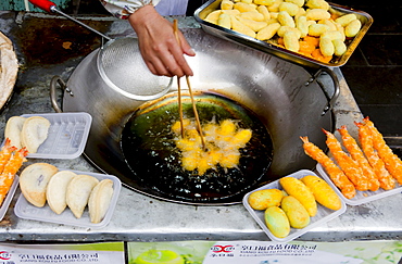 Wenshu Yuan food stall, Chengdu, Sichuan, China, Asia