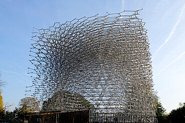 Kew Gardens beehive, Royal Botanic Gardens, UNESCO World Heritage Site, Kew, Greater London, England, United Kingdom, Europe