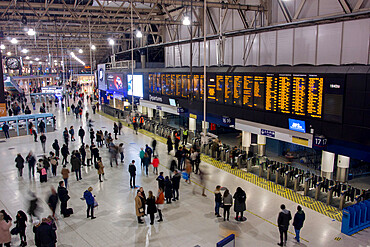 Waterloo Station main concourse, London, England, United Kingdom, Europe