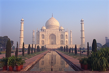 The Taj Mahal, UNESCO World Heritage Site, Agra, Uttar Pradesh, India, Asia