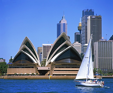 Yacht in Sydney Harbour before the Opera House, UNESCO World Heritage Site, Sydney, New South Wales, Australia