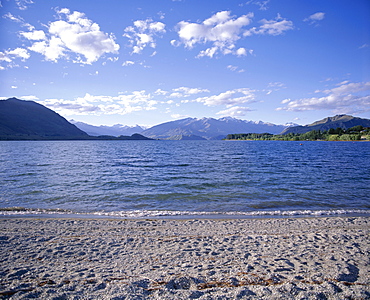 Lake Wanaka, looking towards Mount Aspiring National Park, Central Otago, Otago, South Island, New Zealand, Pacific