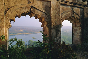 Padam Talao Lake from the palace, Ranthambore National Park, southwest Rajasthan State, India, Asia